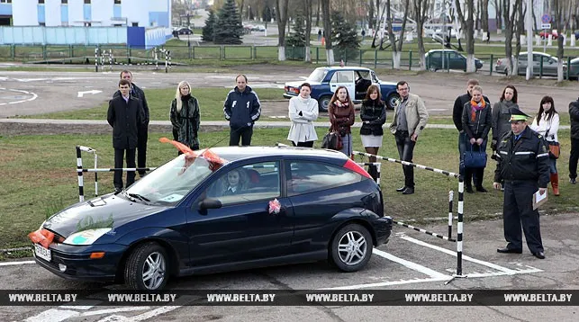 Все автомобили в автошколах во время экзаменов с 14 мая будут оснащены видеорегистраторами